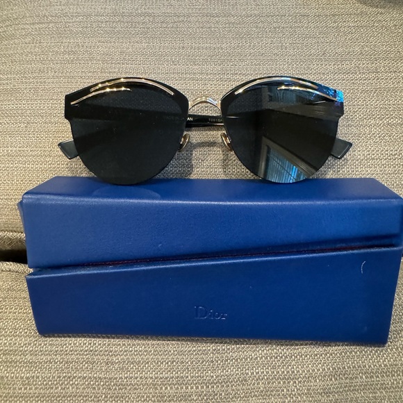 Christian Dior Limited Edition Sunglasses w/case - Picture 1 of 9